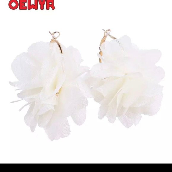 White flower earrings , white fabric feathered Snow White big long floral - Picture 2 of 4